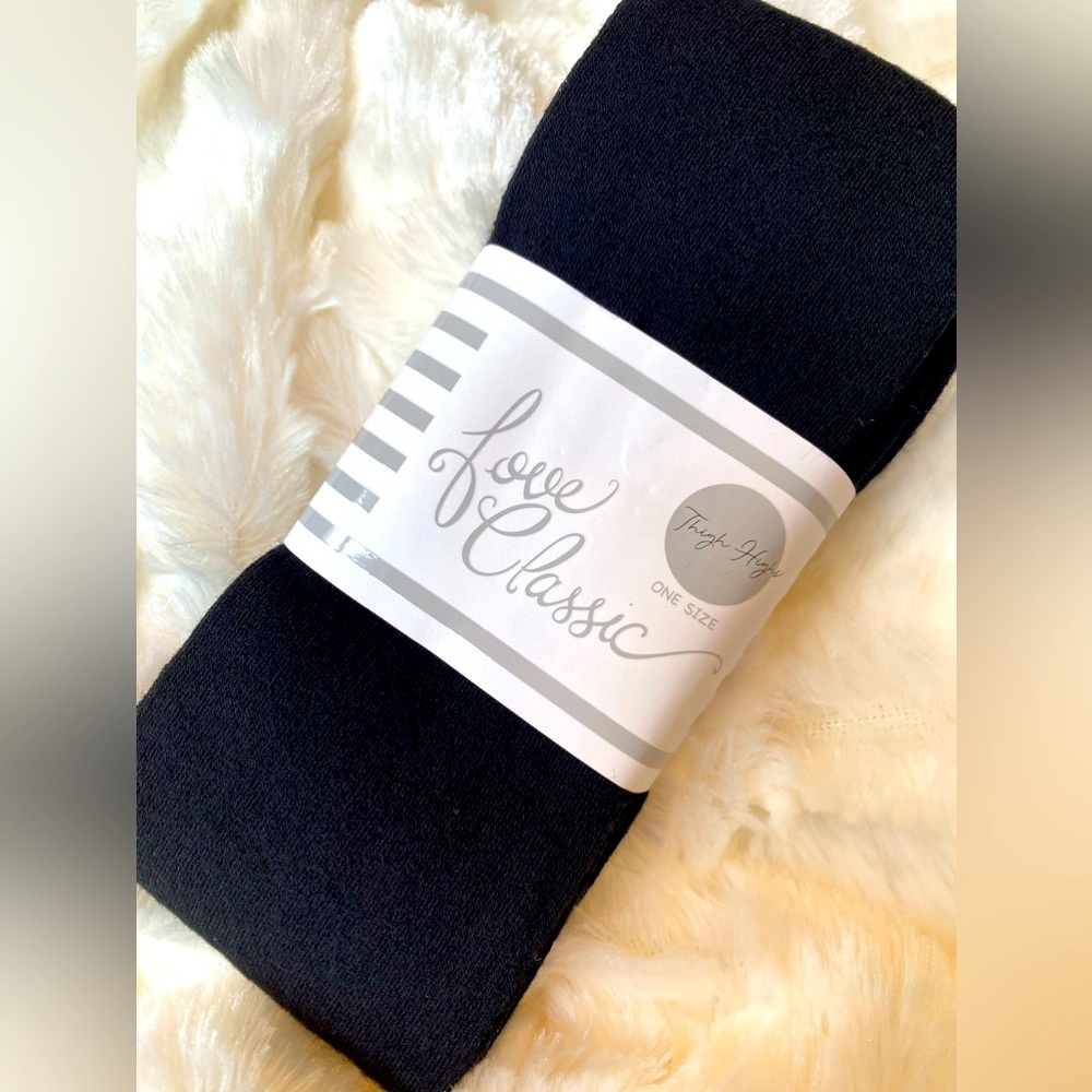 🟰Black Knit Thigh High Stockings🤍🔳